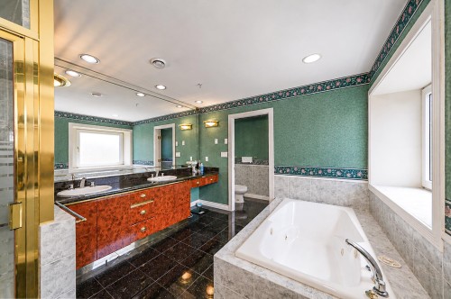 6718 Arbutus Street, Vancouver, BC - Indoor Photo Showing Bathroom