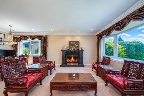 6718 Arbutus Street, Vancouver, BC - Indoor Photo Showing Living Room With Fireplace