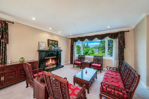 6718 Arbutus Street, Vancouver, BC - Indoor Photo Showing Other Room With Fireplace