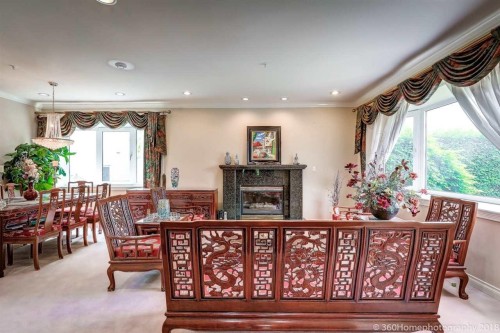 6718 Arbutus Street, Vancouver, BC - Indoor With Fireplace