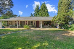 1454 Sowden Street  North Vancouver, BC V7P 1M1