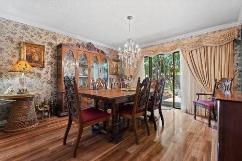 1454 Sowden Street, North Vancouver, BC - Indoor Photo Showing Dining Room
