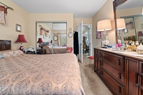 1454 Sowden Street, North Vancouver, BC - Indoor Photo Showing Bedroom