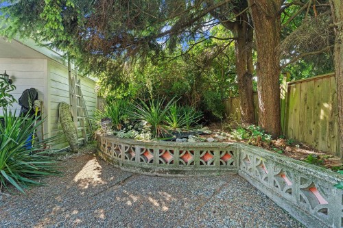 1454 Sowden Street, North Vancouver, BC - Outdoor