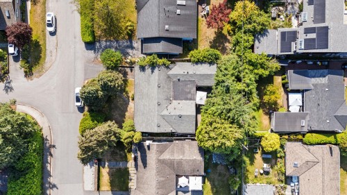 1454 Sowden Street, North Vancouver, BC - Outdoor
