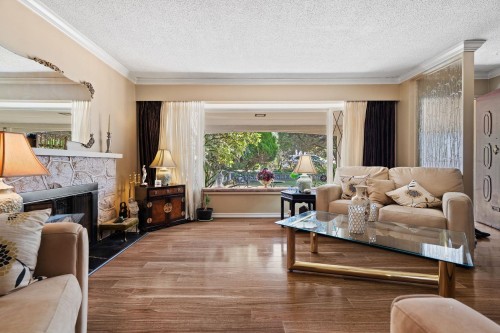 1454 Sowden Street, North Vancouver, BC - Indoor Photo Showing Living Room With Fireplace