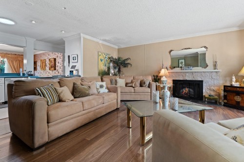 1454 Sowden Street, North Vancouver, BC - Indoor Photo Showing Living Room With Fireplace