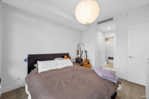 1105-2351 Beta Avenue, Burnaby, BC - Indoor Photo Showing Bedroom