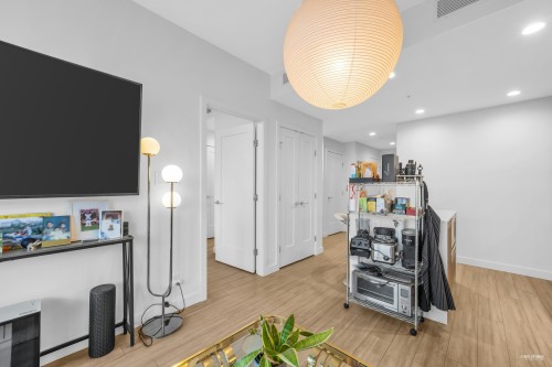 1105-2351 Beta Avenue, Burnaby, BC - Indoor