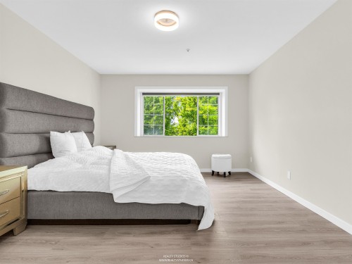 3466 Dieppe Drive, Vancouver, BC - Indoor Photo Showing Bedroom