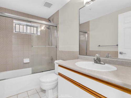 3466 Dieppe Drive, Vancouver, BC - Indoor Photo Showing Bathroom