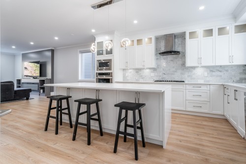 3409 Victoria Drive, Coquitlam, BC - Indoor Photo Showing Kitchen With Upgraded Kitchen