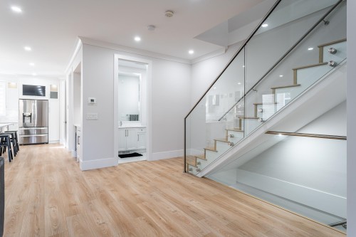 3409 Victoria Drive, Coquitlam, BC - Indoor Photo Showing Other Room