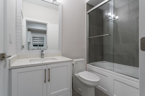 3409 Victoria Drive, Coquitlam, BC - Indoor Photo Showing Bathroom