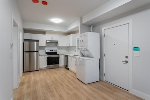3409 Victoria Drive, Coquitlam, BC - Indoor Photo Showing Other Room