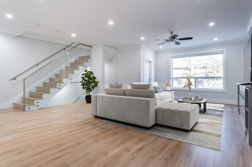 3409 Victoria Drive, Coquitlam, BC - Indoor Photo Showing Living Room