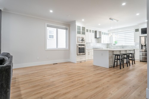 3409 Victoria Drive, Coquitlam, BC - Indoor Photo Showing Kitchen With Upgraded Kitchen