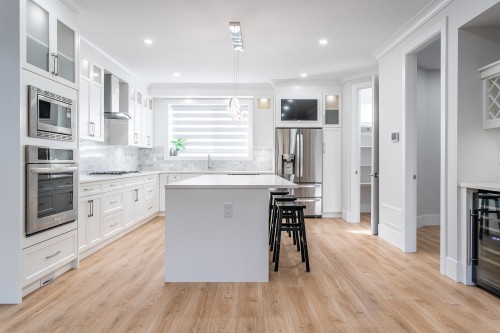 3409 Victoria Drive, Coquitlam, BC - Indoor Photo Showing Kitchen With Upgraded Kitchen