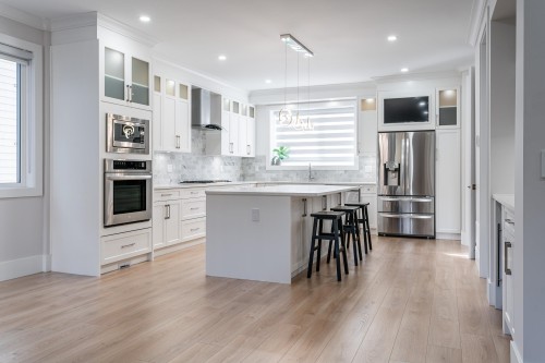 3409 Victoria Drive, Coquitlam, BC - Indoor Photo Showing Kitchen With Upgraded Kitchen