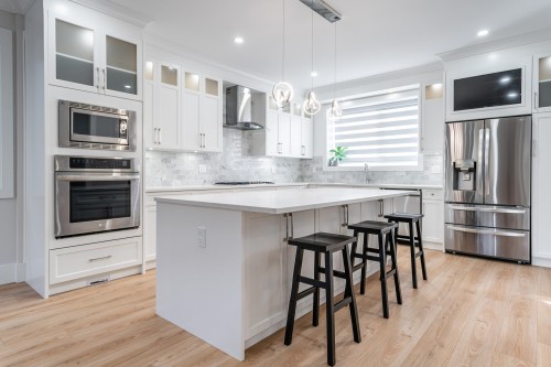 3409 Victoria Drive, Coquitlam, BC - Indoor Photo Showing Kitchen With Upgraded Kitchen