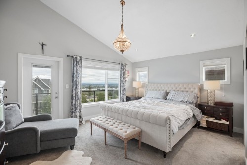 1402 Shay Street, Coquitlam, BC - Indoor Photo Showing Bedroom