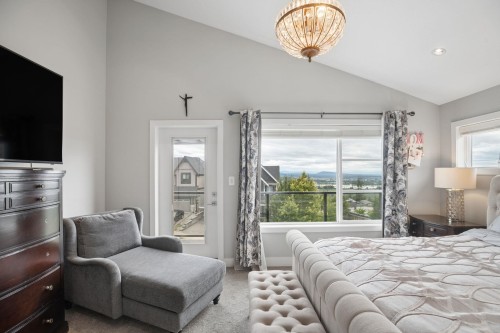 1402 Shay Street, Coquitlam, BC - Indoor Photo Showing Bedroom