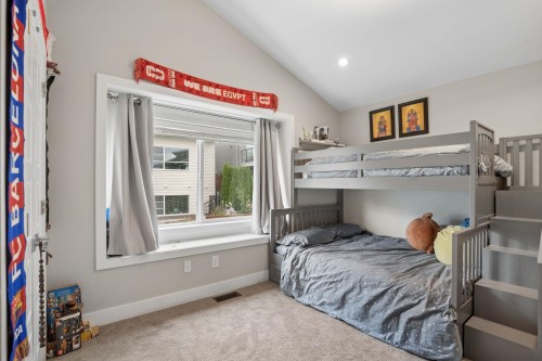 1402 Shay Street, Coquitlam, BC - Indoor Photo Showing Bedroom