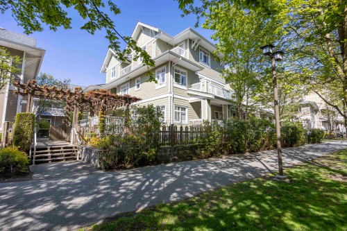 141-7388 Macpherson Avenue, Burnaby, BC - Outdoor