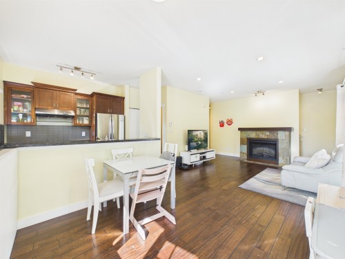 141-7388 Macpherson Avenue, Burnaby, BC - Indoor With Fireplace