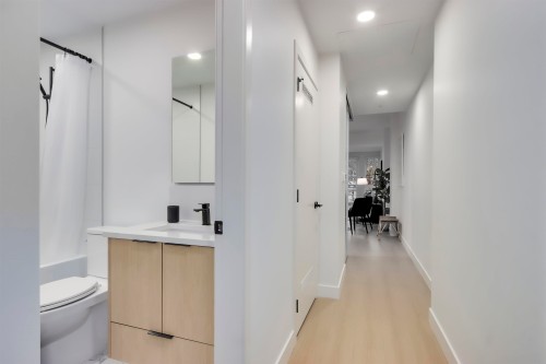 41*-422 3Rd Street E, North Vancouver, BC - Indoor