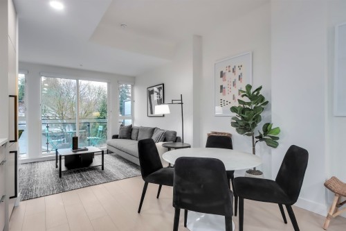 41*-422 3Rd Street E, North Vancouver, BC - Indoor