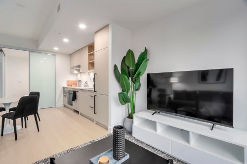 41*-422 3Rd Street E, North Vancouver, BC - Indoor