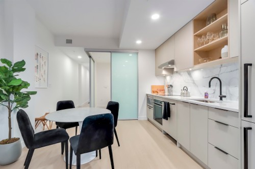 41*-422 3Rd Street E, North Vancouver, BC - Indoor
