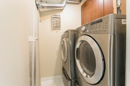 10831 Altona Place, Richmond, BC - Indoor Photo Showing Laundry Room