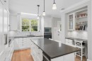 2071 Esquimalt Avenue, West Vancouver, BC  - Indoor Photo Showing Kitchen With Upgraded Kitchen 