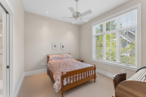 2071 Esquimalt Avenue, West Vancouver, BC - Indoor Photo Showing Bedroom