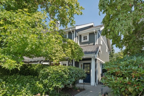 2071 Esquimalt Avenue, West Vancouver, BC - Outdoor