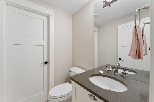 2071 Esquimalt Avenue, West Vancouver, BC - Indoor Photo Showing Bathroom