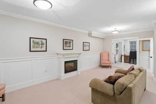 2071 Esquimalt Avenue, West Vancouver, BC - Indoor Photo Showing Living Room With Fireplace
