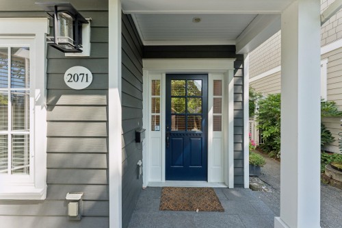 2071 Esquimalt Avenue, West Vancouver, BC - Outdoor