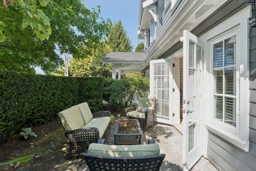 2071 Esquimalt Avenue, West Vancouver, BC - Outdoor With Deck Patio Veranda