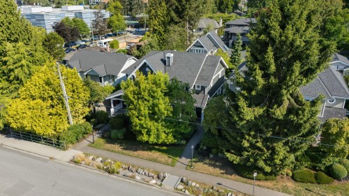 2071 Esquimalt Avenue, West Vancouver, BC - Outdoor With View