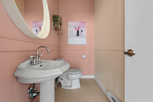 3261 2Nd Avenue W, Vancouver, BC - Indoor Photo Showing Bathroom