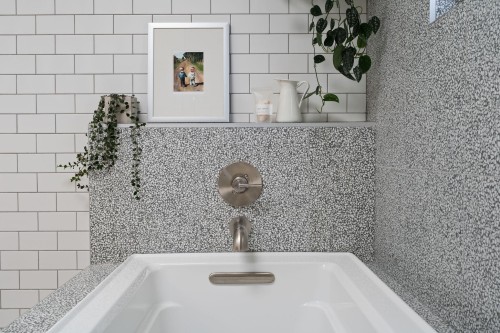 3261 2Nd Avenue W, Vancouver, BC - Indoor Photo Showing Bathroom