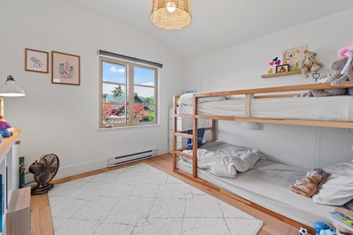 3261 2Nd Avenue W, Vancouver, BC - Indoor Photo Showing Bedroom