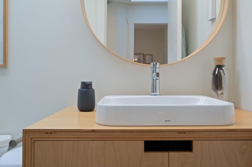 3261 2Nd Avenue W, Vancouver, BC - Indoor Photo Showing Bathroom