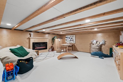 3261 2Nd Avenue W, Vancouver, BC - Indoor