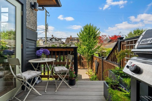3261 2Nd Avenue W, Vancouver, BC - Outdoor With Deck Patio Veranda
