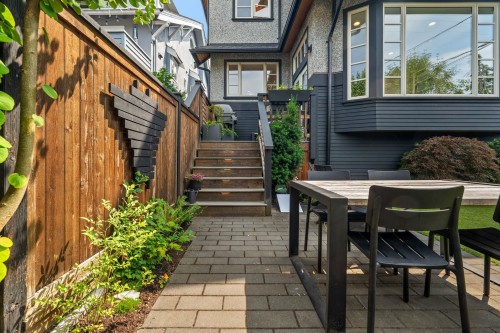 3261 2Nd Avenue W, Vancouver, BC - Outdoor With Deck Patio Veranda