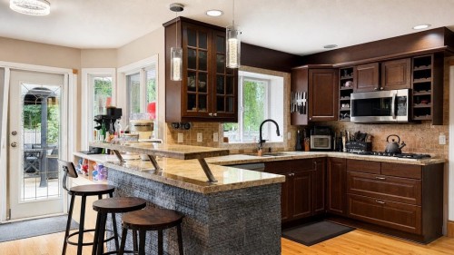 20516 124A Avenue, Maple Ridge, BC - Indoor Photo Showing Kitchen With Double Sink